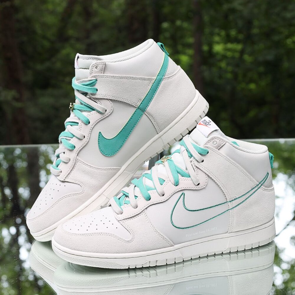 Nike Dunk High First Use Pack Green Noise View 2